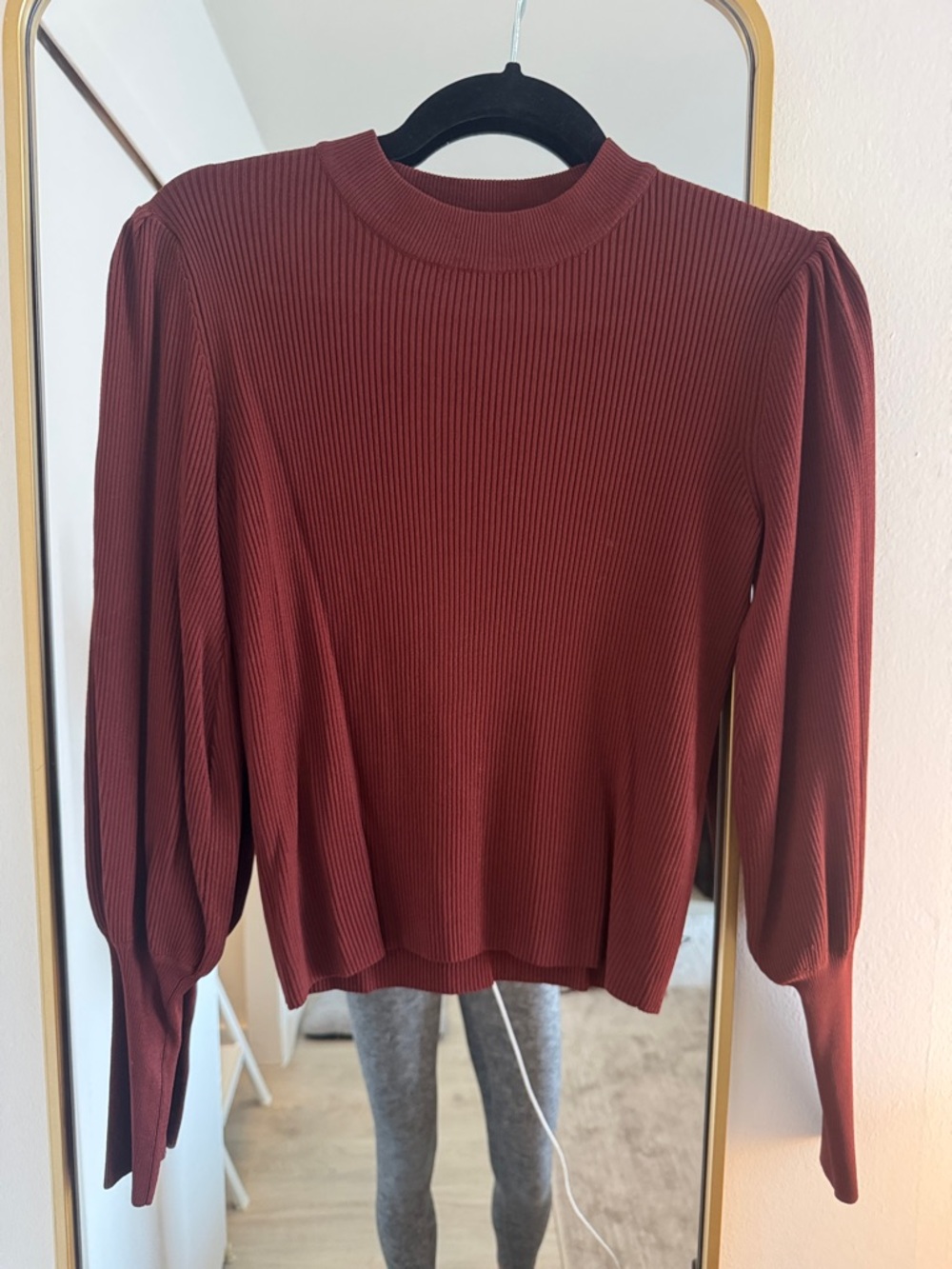 Zara Ribbed Puff-Sleeve Top in Burgundy - Picture 2 of 4